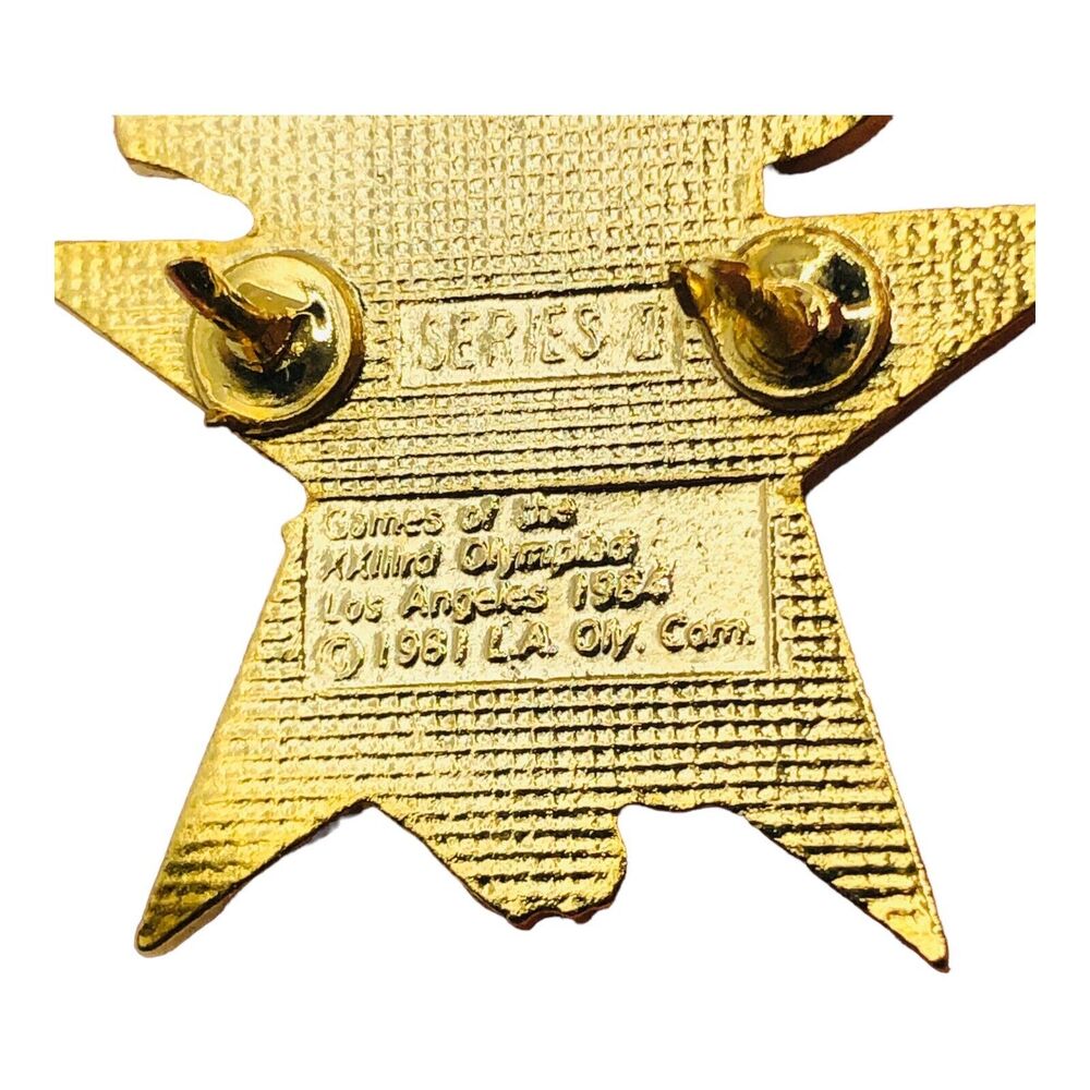 Olympic Memorabilia LA 1984 Sam The Eagle Basketball Star Vintage Hat Lapel Pin - Picture 5 of 6